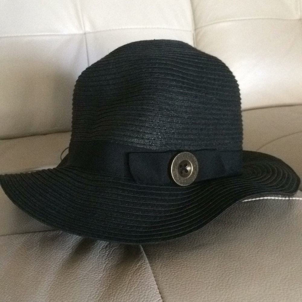 Brixton brimmed sun hat